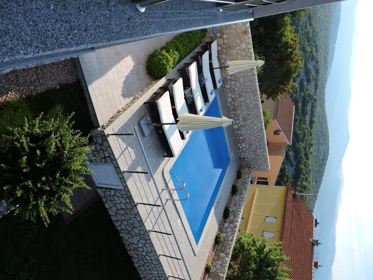 Apartments Villa Residenca 노비비노돌스키 외부 사진