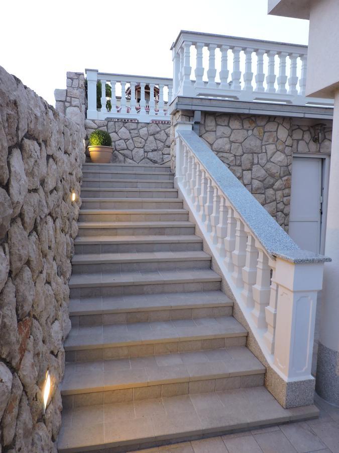 Apartments Villa Residenca 노비비노돌스키 외부 사진