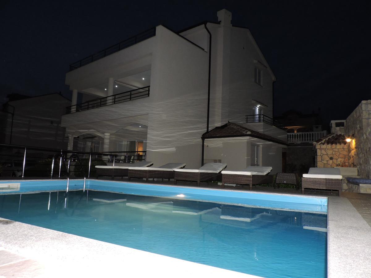 Apartments Villa Residenca 노비비노돌스키 외부 사진
